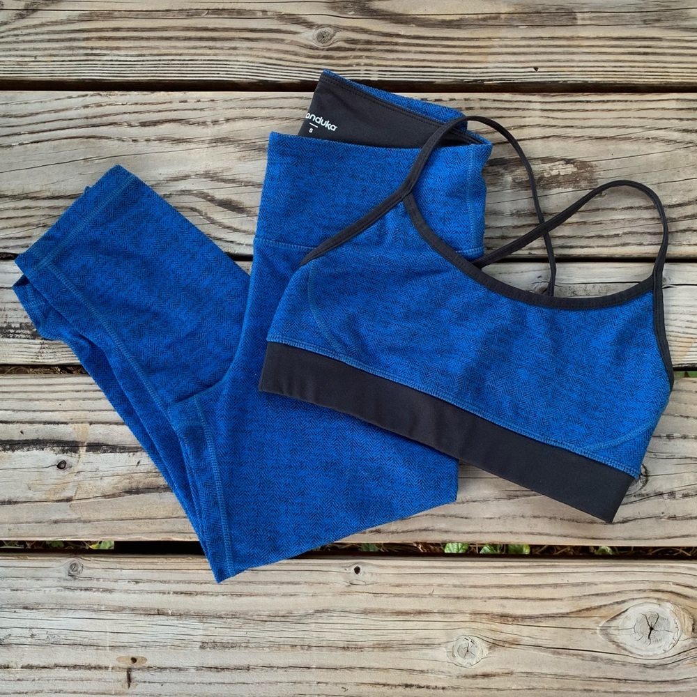 Manduka leggings & top. Size Small.